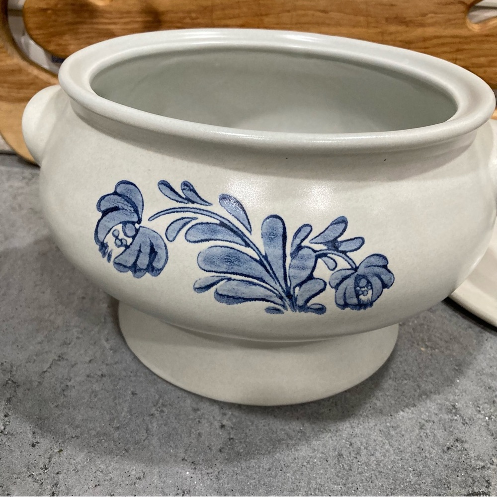 Pfaltzgraff Yorktowne vintage soup tureen - Picture 15 of 16